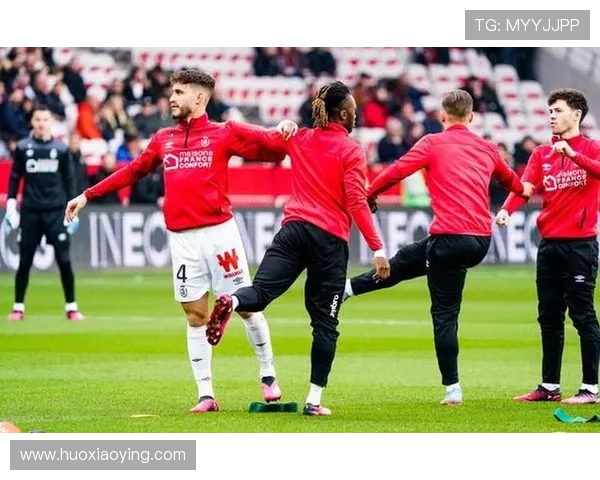 利物浦在英超展现控球优势面对中低位防守的战术解析